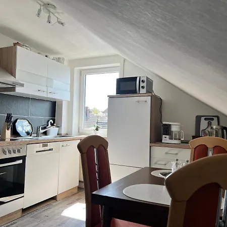 Herzlich Willkommen In Der Dachstube Apartment
