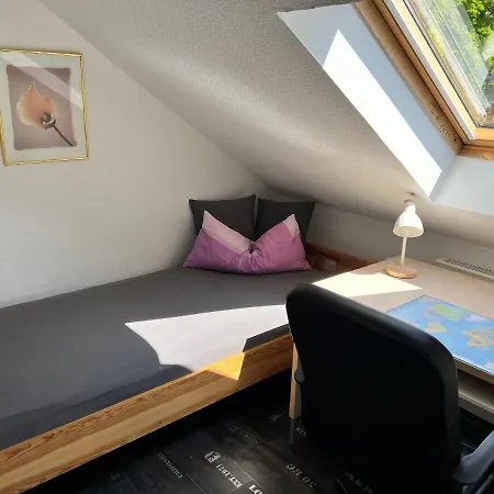 Herzlich Willkommen In Der Dachstube Διαμέρισμα Niestetal