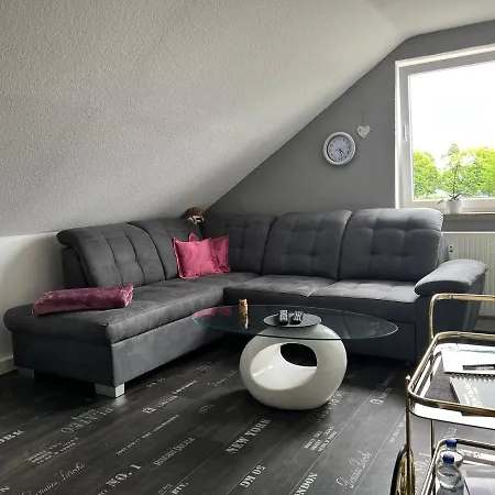 Herzlich Willkommen In Der Dachstube Apartment